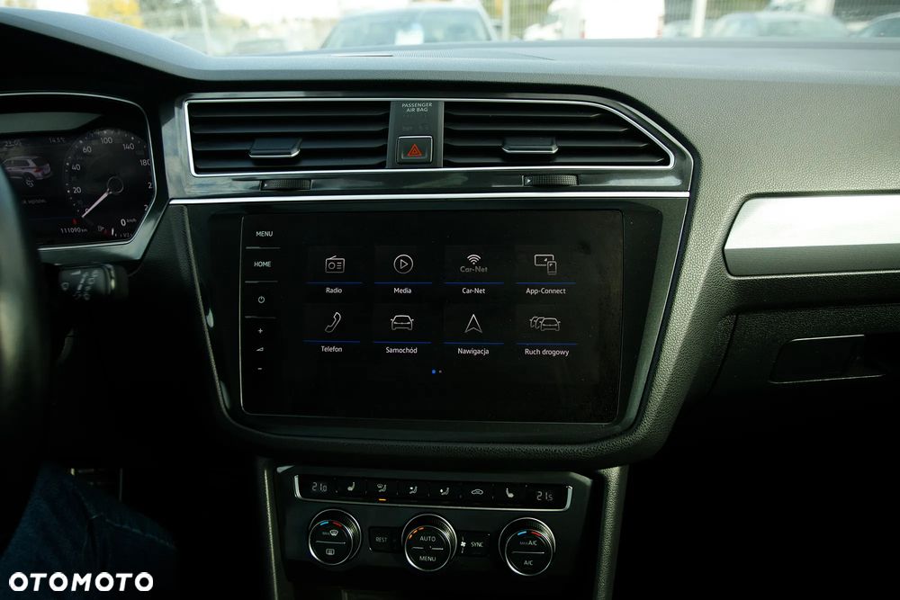 Volkswagen Tiguan 2.0 TDI SCR 4MotION DSG R-Line - 32