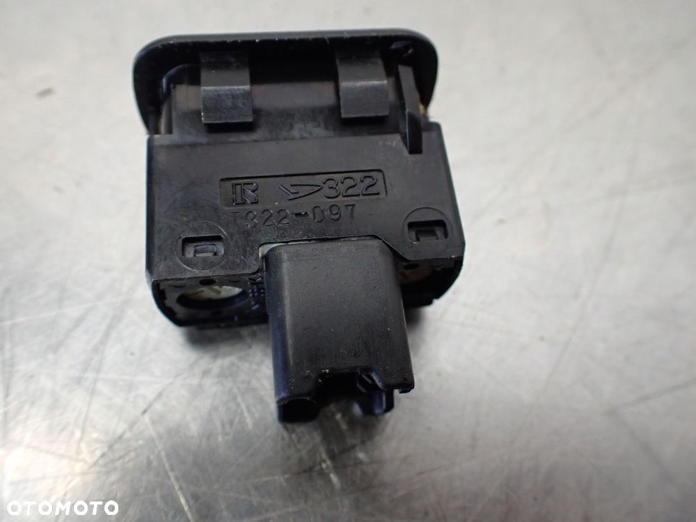 PRZEŁĄCZNIK PODGRZEWANIA SZYBY DAIHATSU TERIOS 1.3 - 4