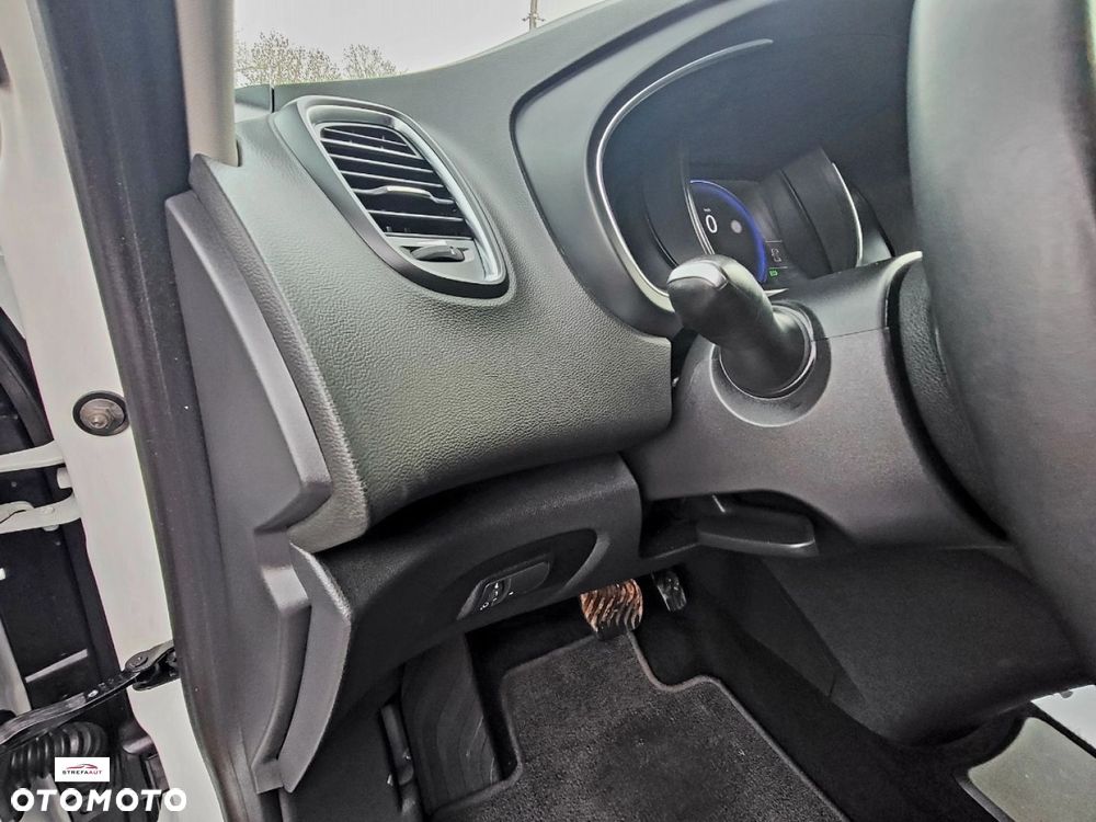 Renault Grand Scenic - 13