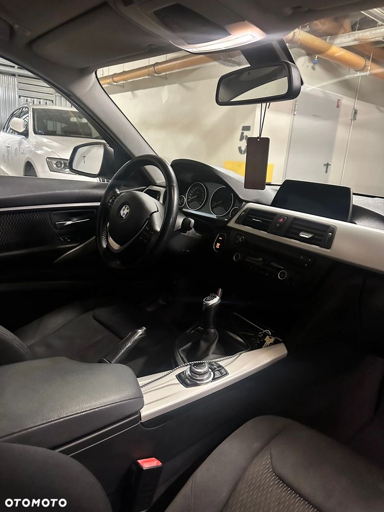 BMW Seria 3 320d Efficient Dynamics Edition - 6
