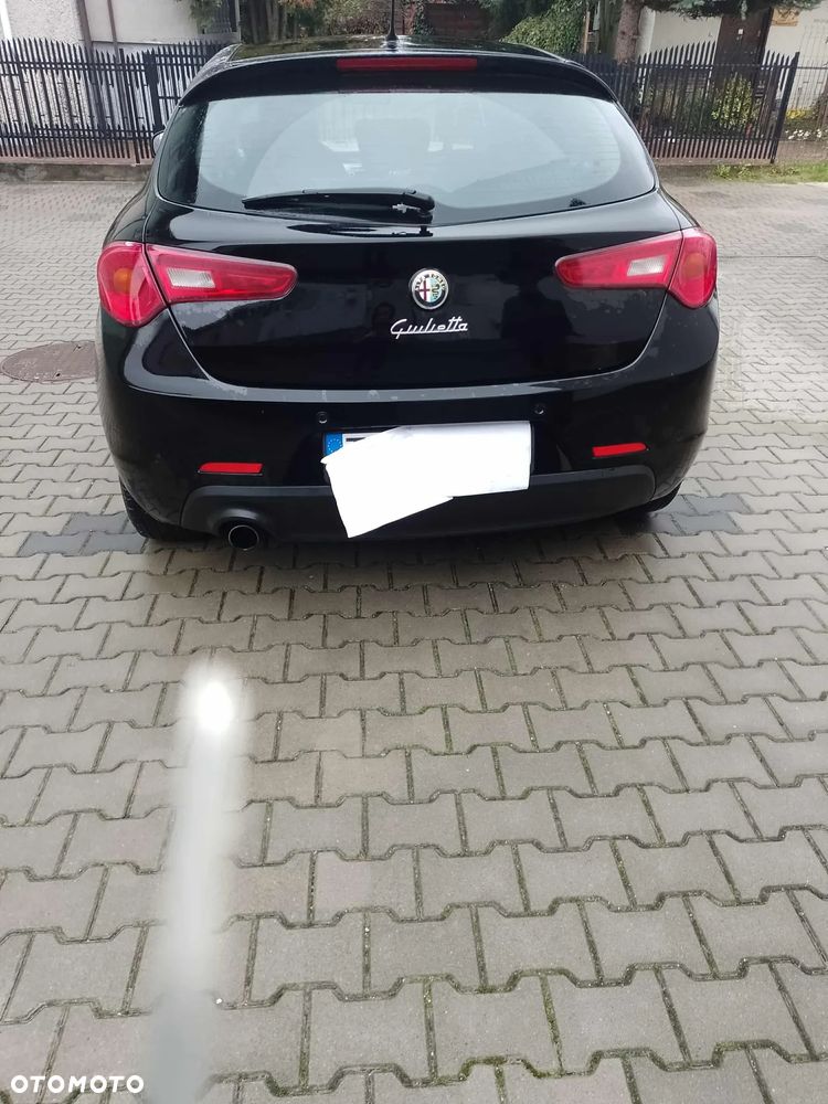 Alfa Romeo Giulietta 2012 photo 2