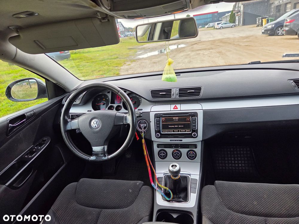 Volkswagen Passat - 8