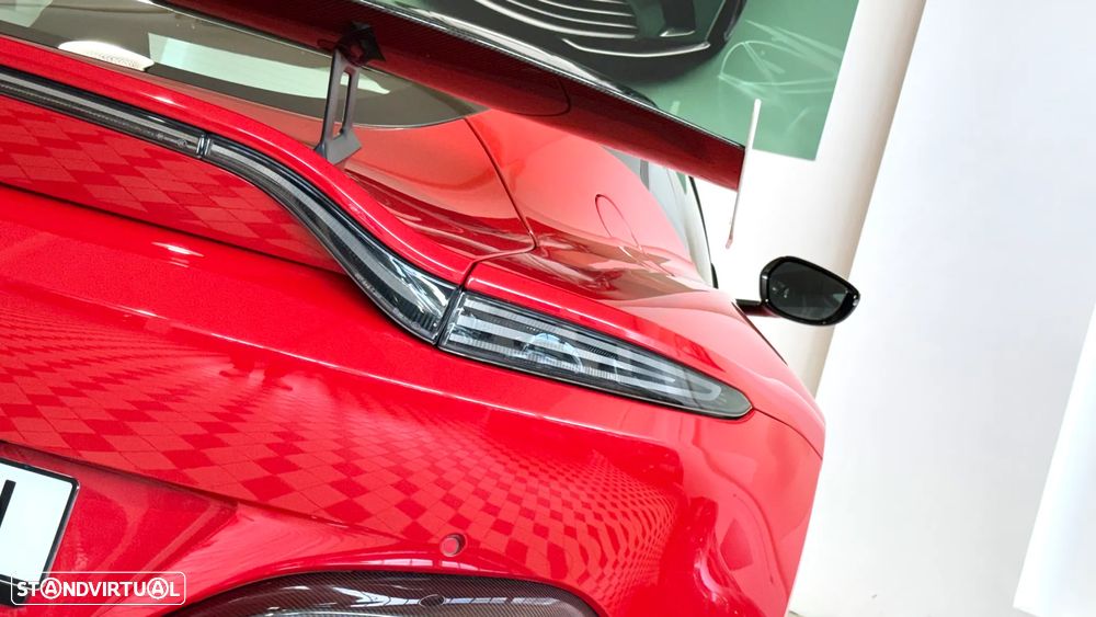 Aston Martin Vantage Coupe V8 - 15