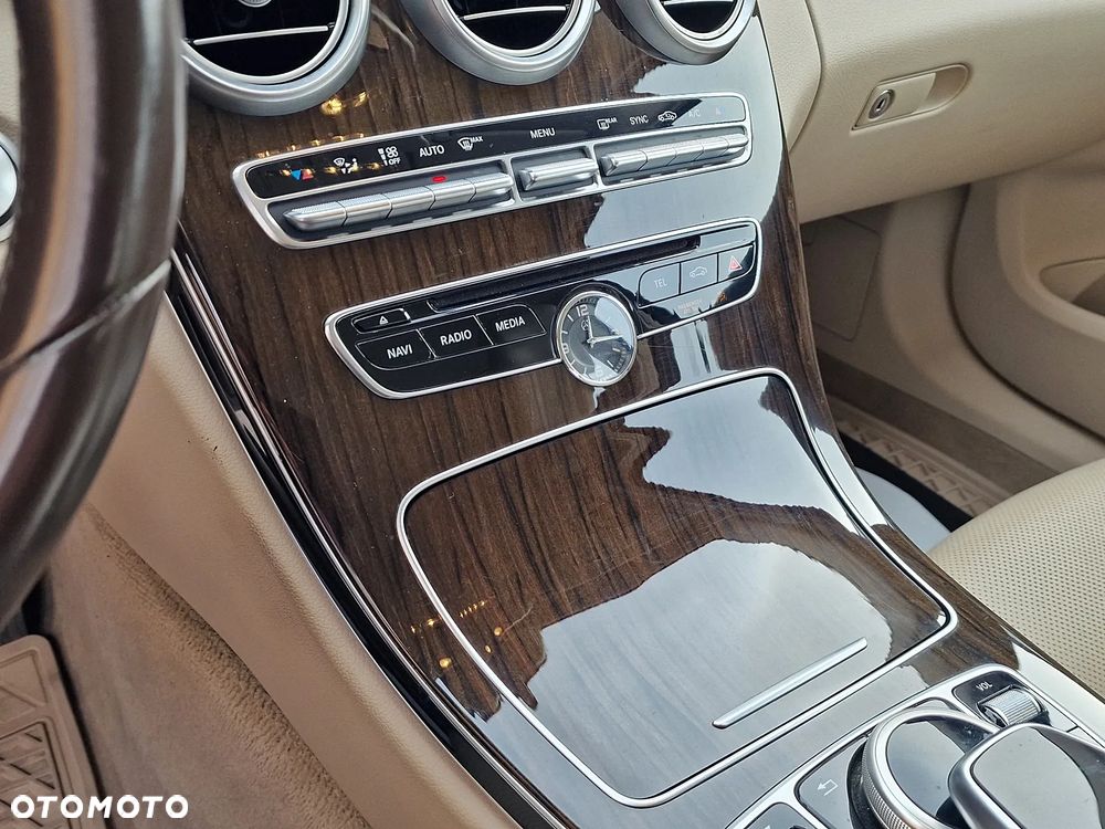 Mercedes-Benz Klasa C 300 9G-TRONIC Edition - 19