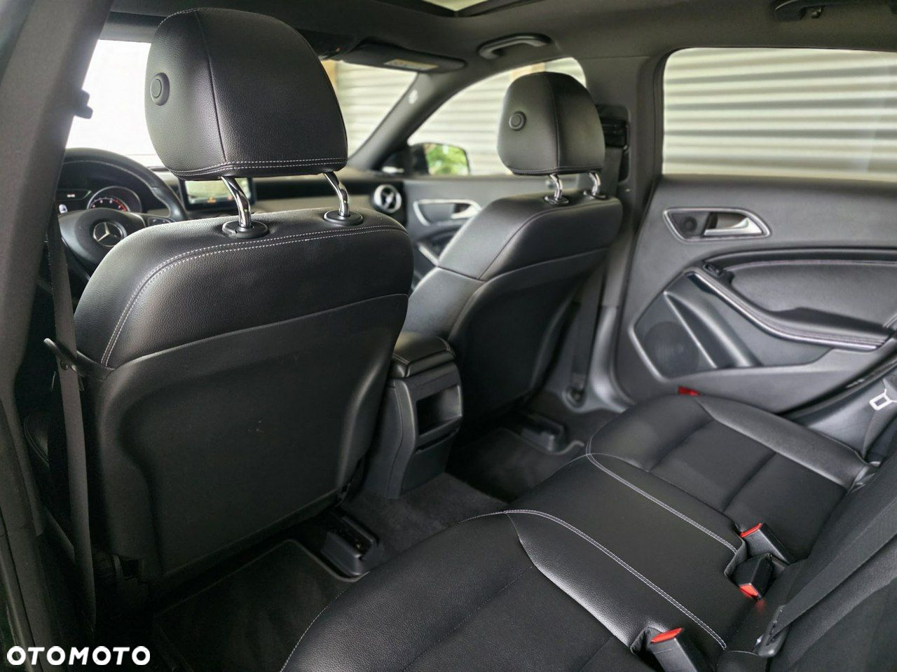 Mercedes-Benz CLA - 16