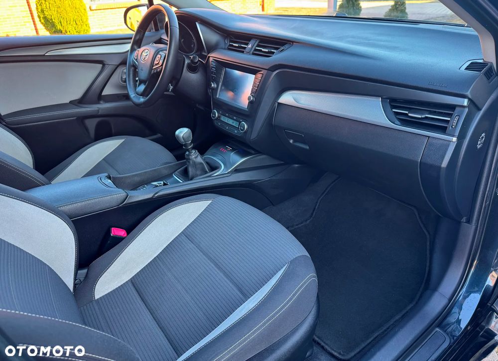 Toyota Avensis Touring Sports 1.6 D-4D Executive - 12