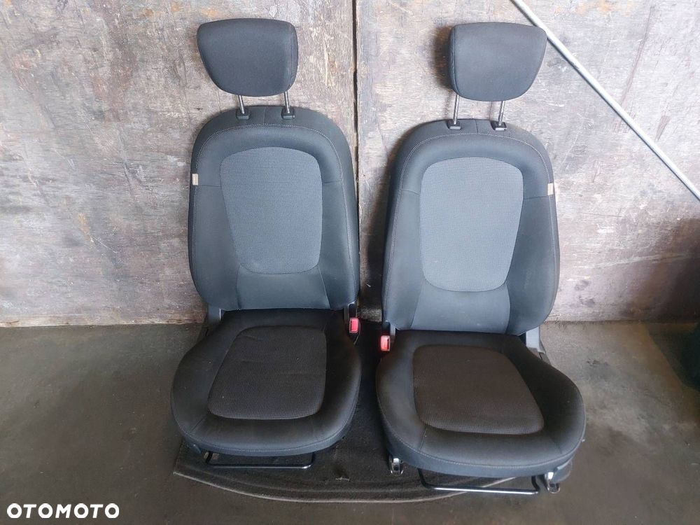 FOTELE KOMPLET LEWY PRAWY KANAPA TYŁ  HYUNDAI I20 I LIFT - 17