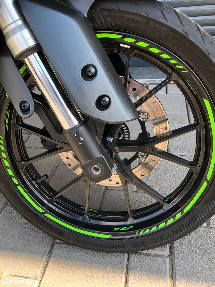 Yamaha YZF-R125 - 6