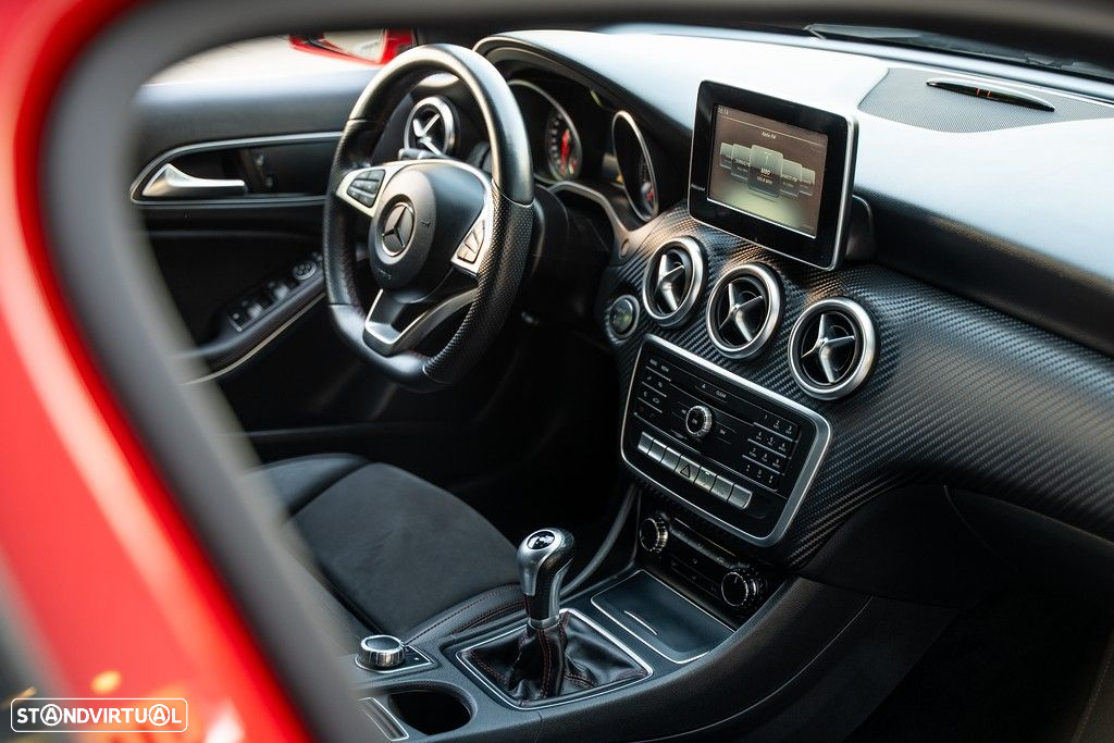 Mercedes-Benz A 200 d AMG Line - 18