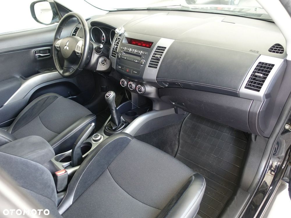 Mitsubishi Outlander 2.4 4WD Invite - 19