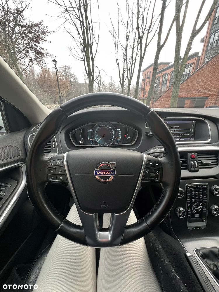 Volvo V40 D2 Summum - 17
