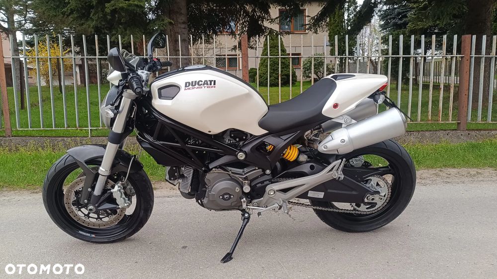 Ducati Monster - 11
