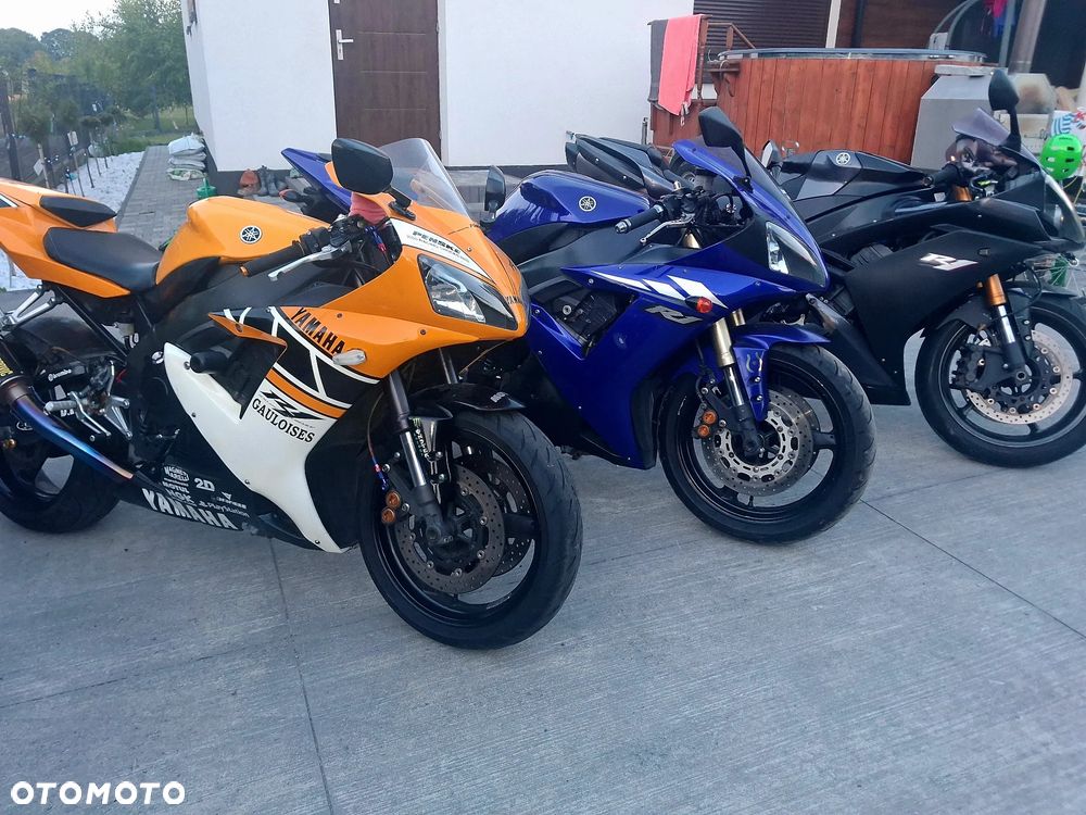 Yamaha R1 - 11