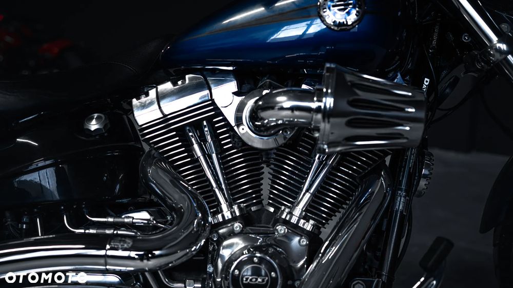 Harley-Davidson Softail Breakout - 7