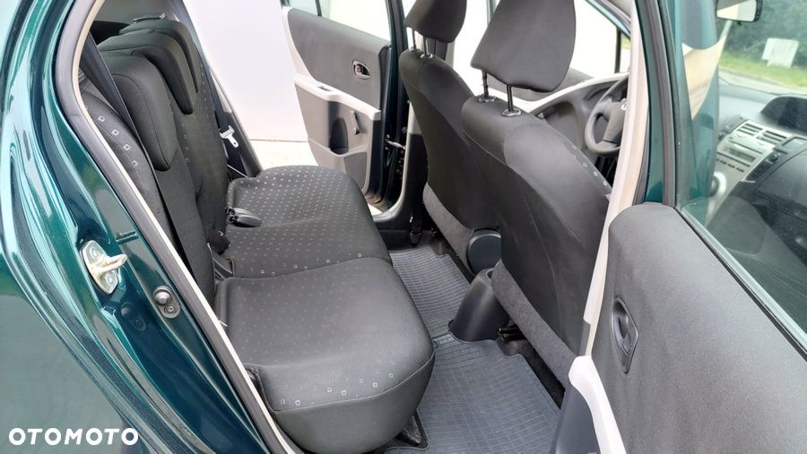 Toyota Yaris - 17