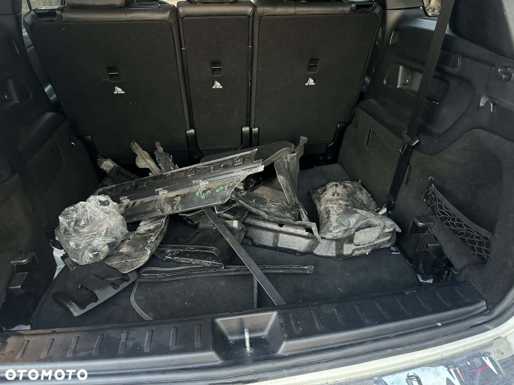 Mercedes-Benz GLB 250 4-Matic 8G-DCT - 12