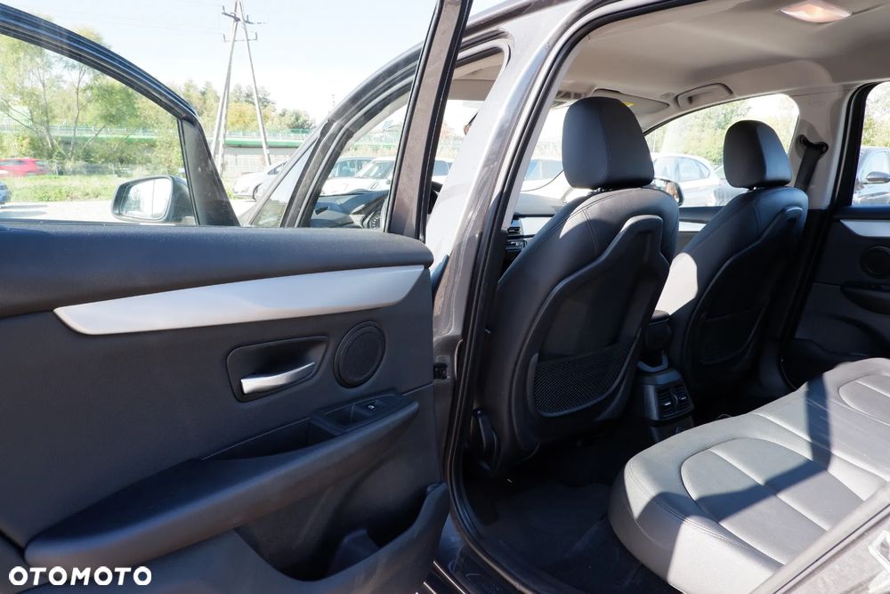 BMW Seria 2 218d Advantage - 29