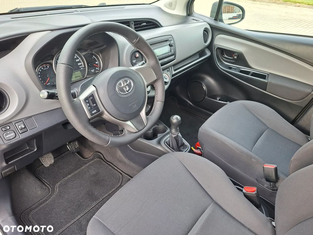 Toyota Yaris - 12