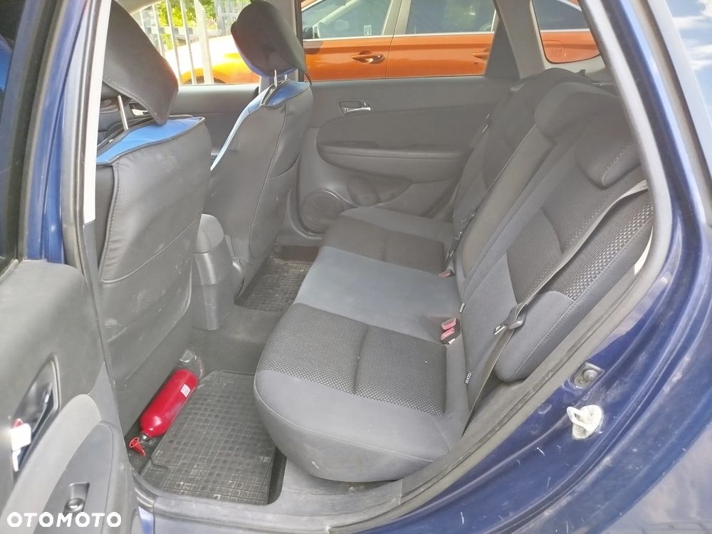 Hyundai i30 1.6 Comfort - 16