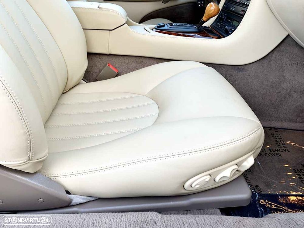 Jaguar XK XK8 4.0 Convertible Classic - 26