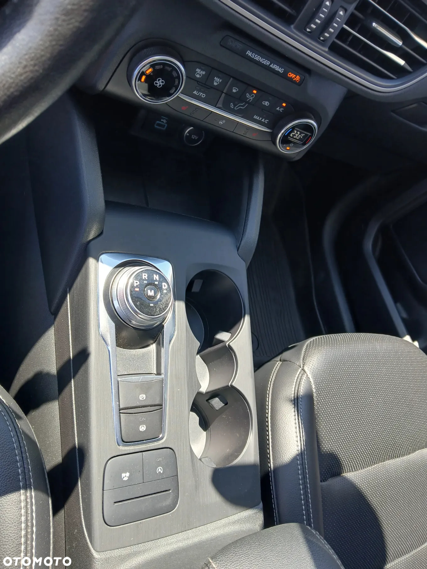 Ford Escape 2.0 EcoBoost AWD Titanium - 28