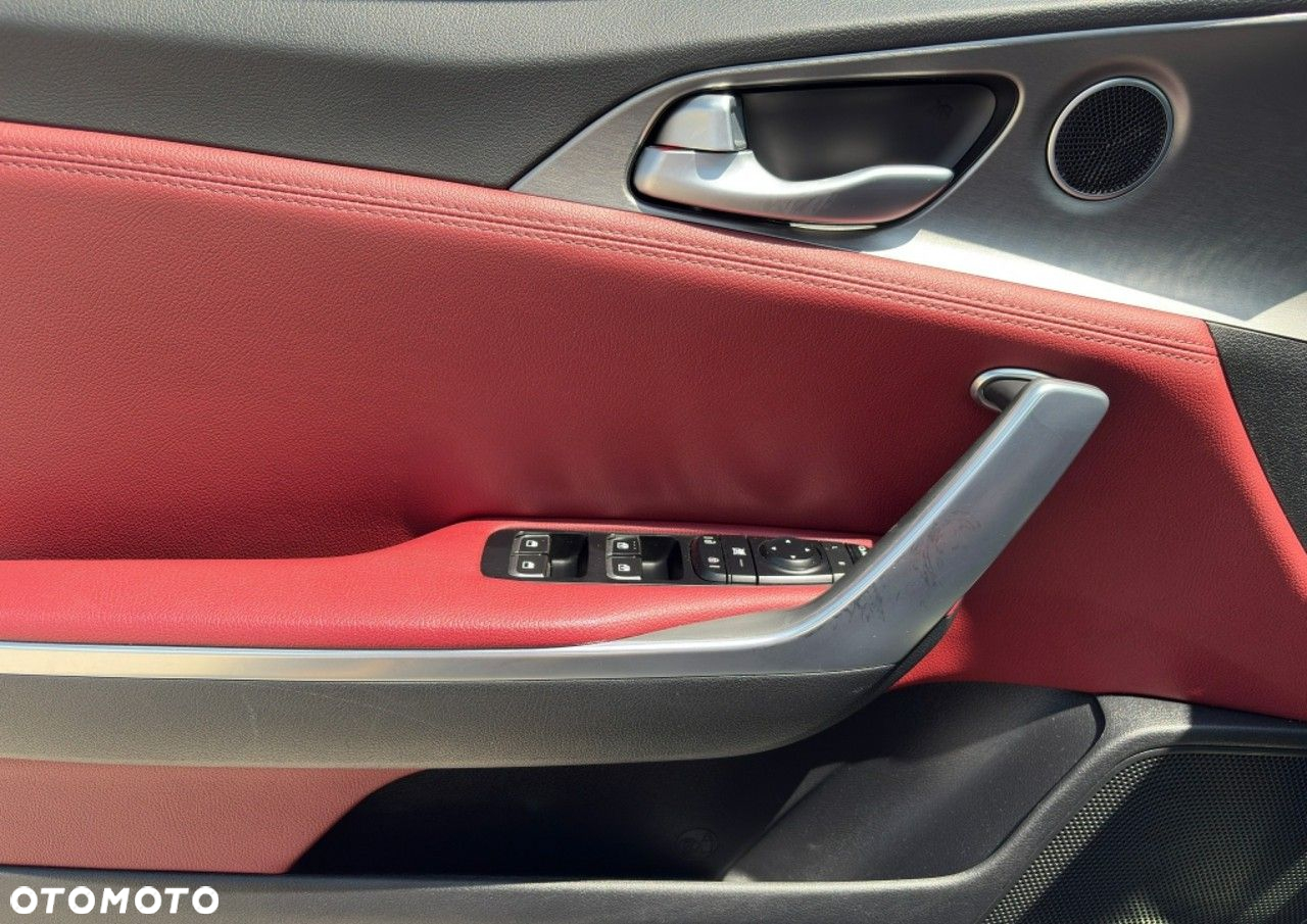 Kia Stinger - 14