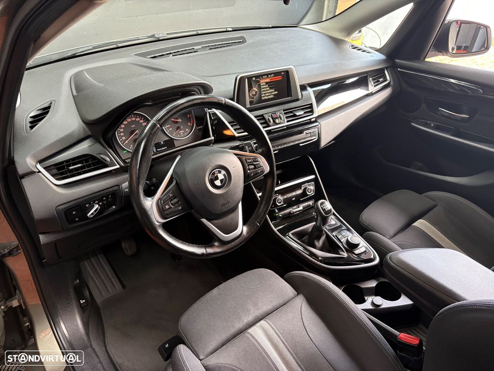 BMW 218 Active Tourer d Line Sport - 15