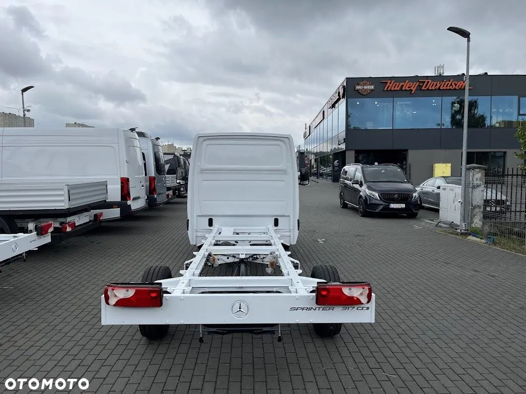 Mercedes-Benz Sprinter - 6