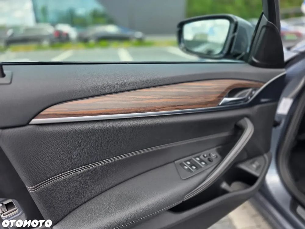 BMW Seria 5 520i GPF Sport Line sport - 24
