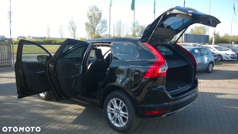 Volvo XC 60 T5 AWD Geartronic Momentum - 16