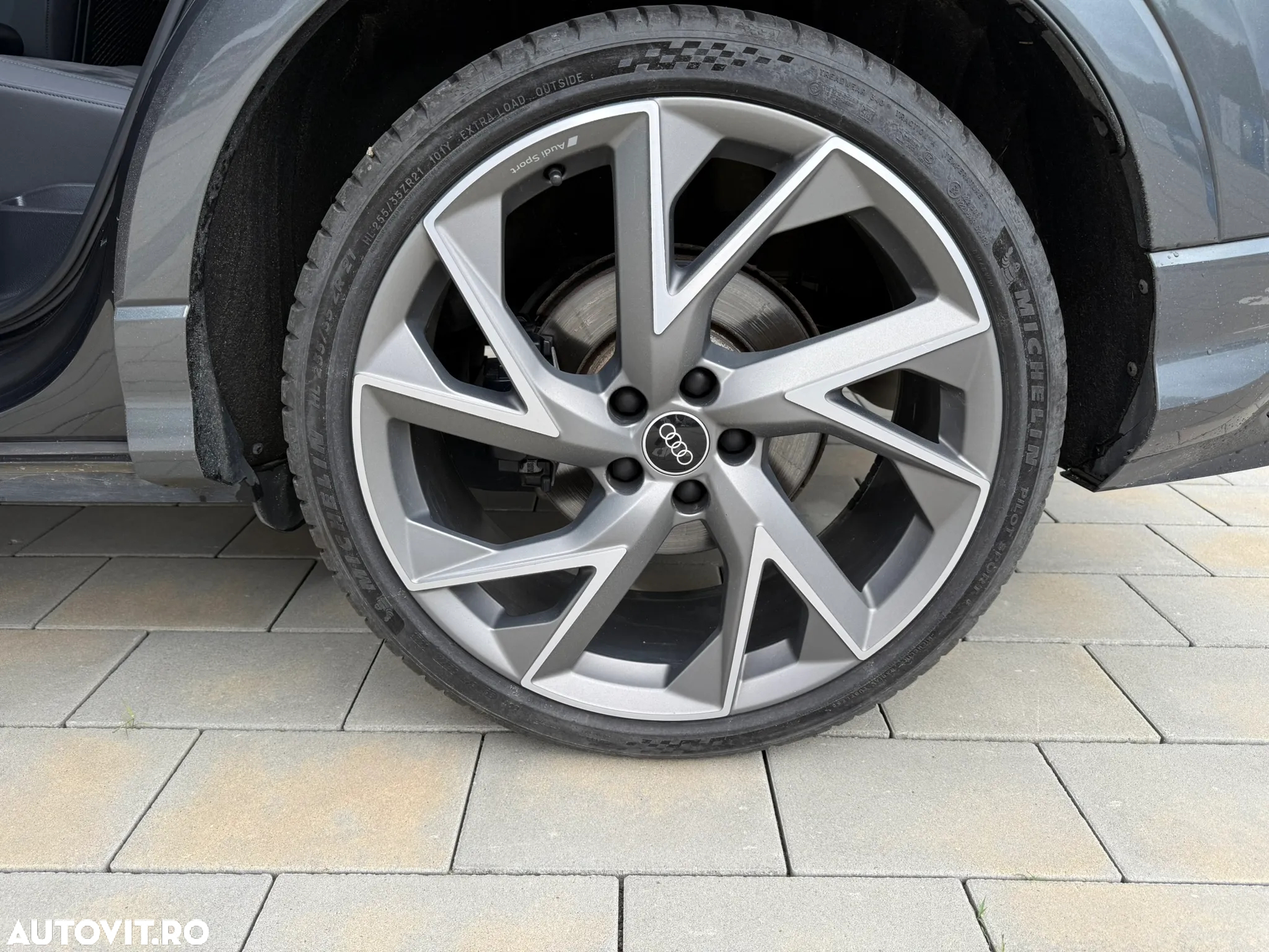 Audi RS Q3 2.5 TFSI quattro S tronic - 15