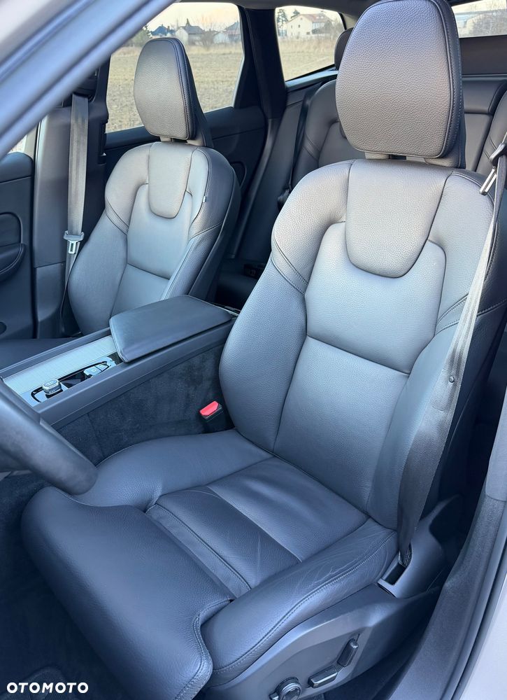 Volvo XC 60 B4 D Inscription - 11