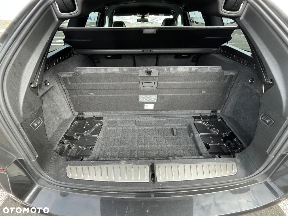 BMW Seria 5 520i Luxury Line - 37