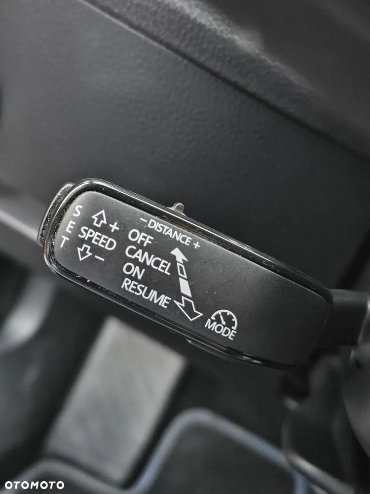 Skoda Superb 2.0 TDI DSG SportLine - 25