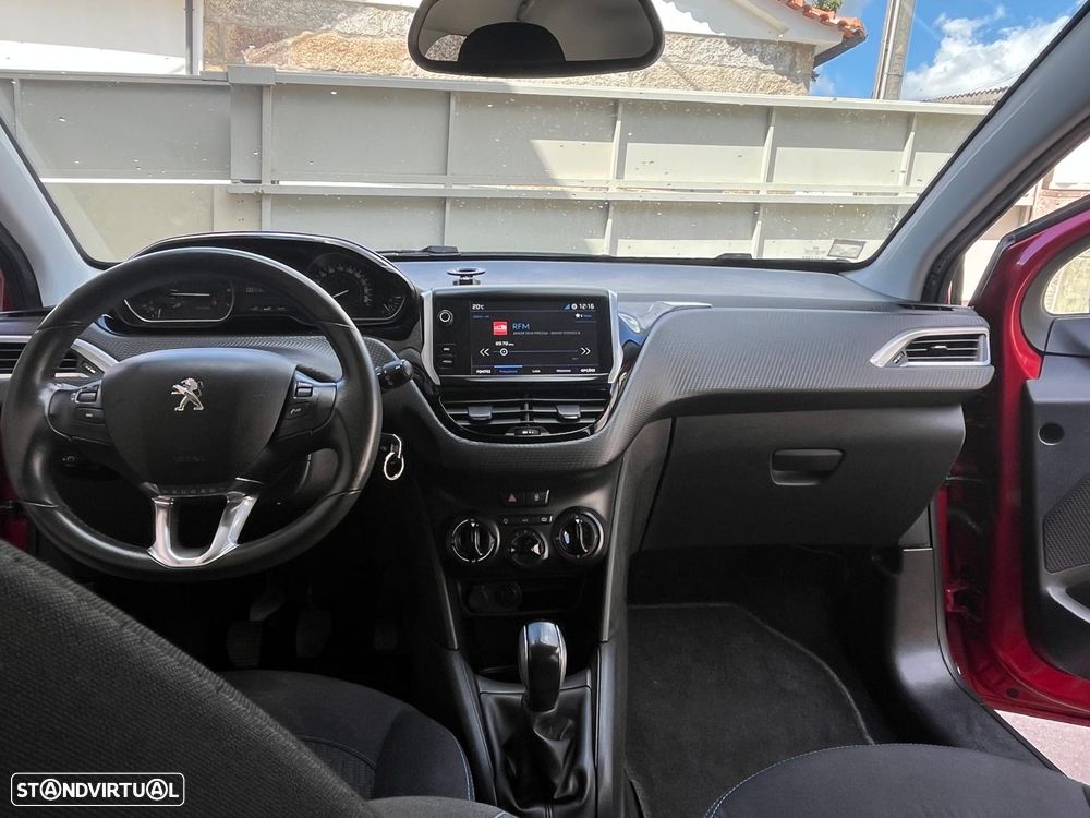 Peugeot 208 1.2 PureTech Style - 11