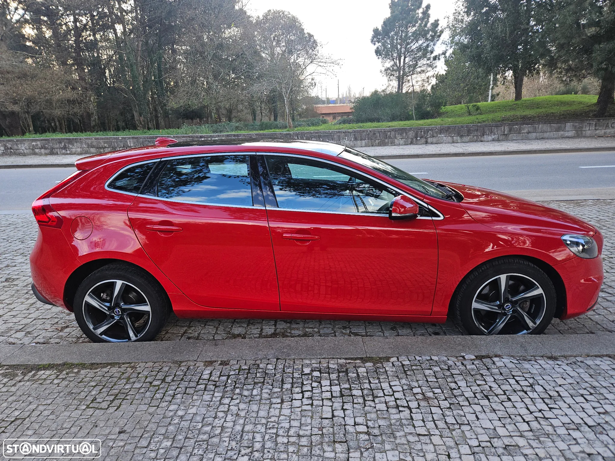 Volvo V40 2.0 D4 R-Design - 5