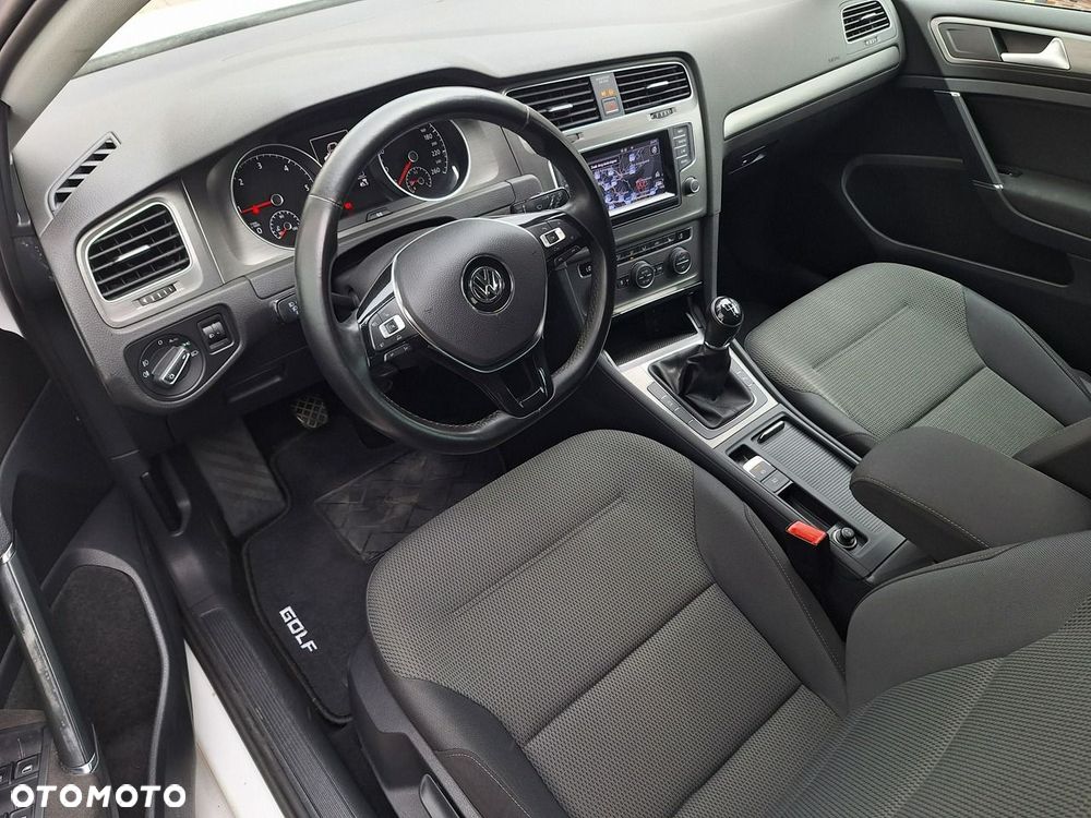 Volkswagen Golf - 9