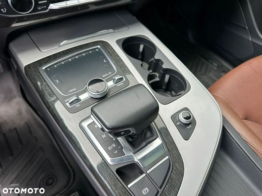 Audi Q7 - 12
