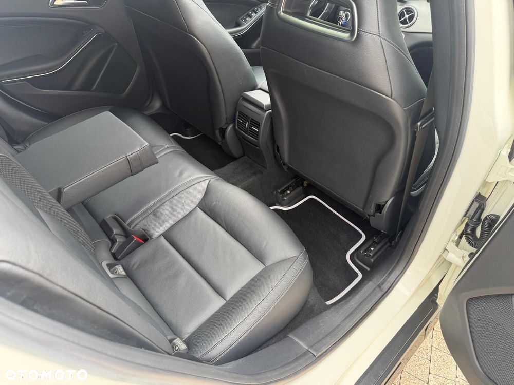 Mercedes-Benz GLA 45 AMG 4Matic 7G-DCT - 7
