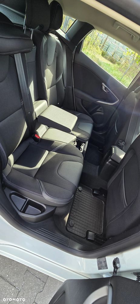 Volvo V40 T3 Drive-E Momentum - 17