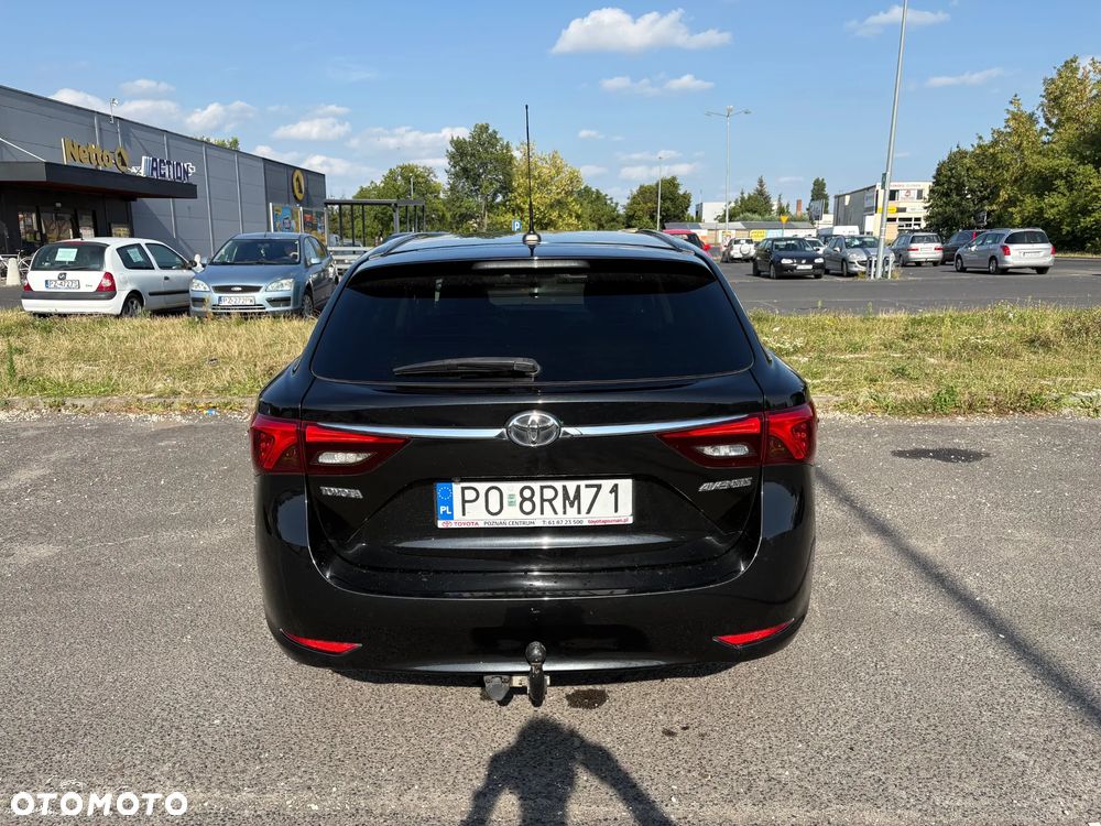 Toyota Avensis 2.0 D-4D Premium - 4