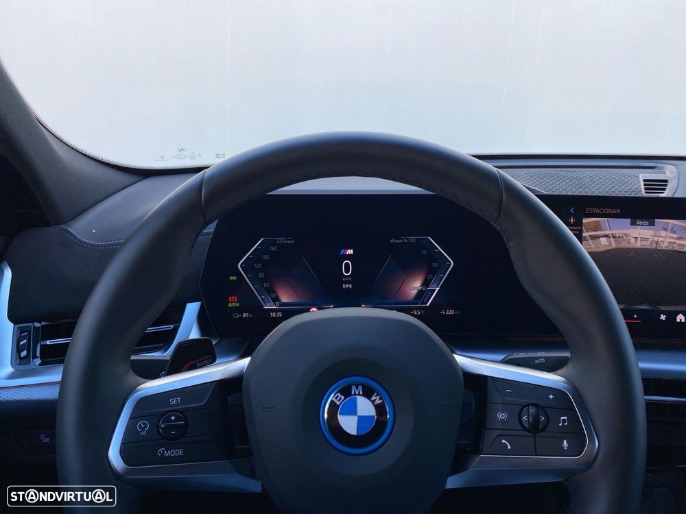 BMW iX2 eDrive20 Pack Desportivo M - 5