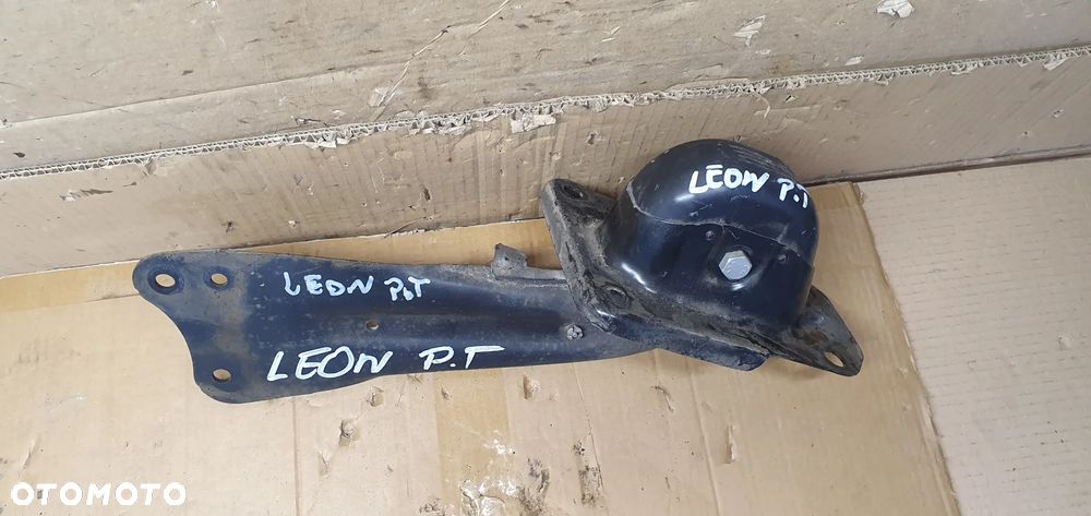 Wahacz prawy tył tylny prawy Seat Leon II 1K0505226H - 2