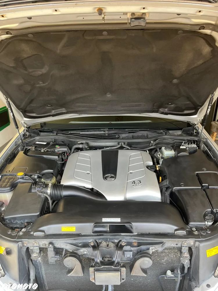 Lexus LS - 8