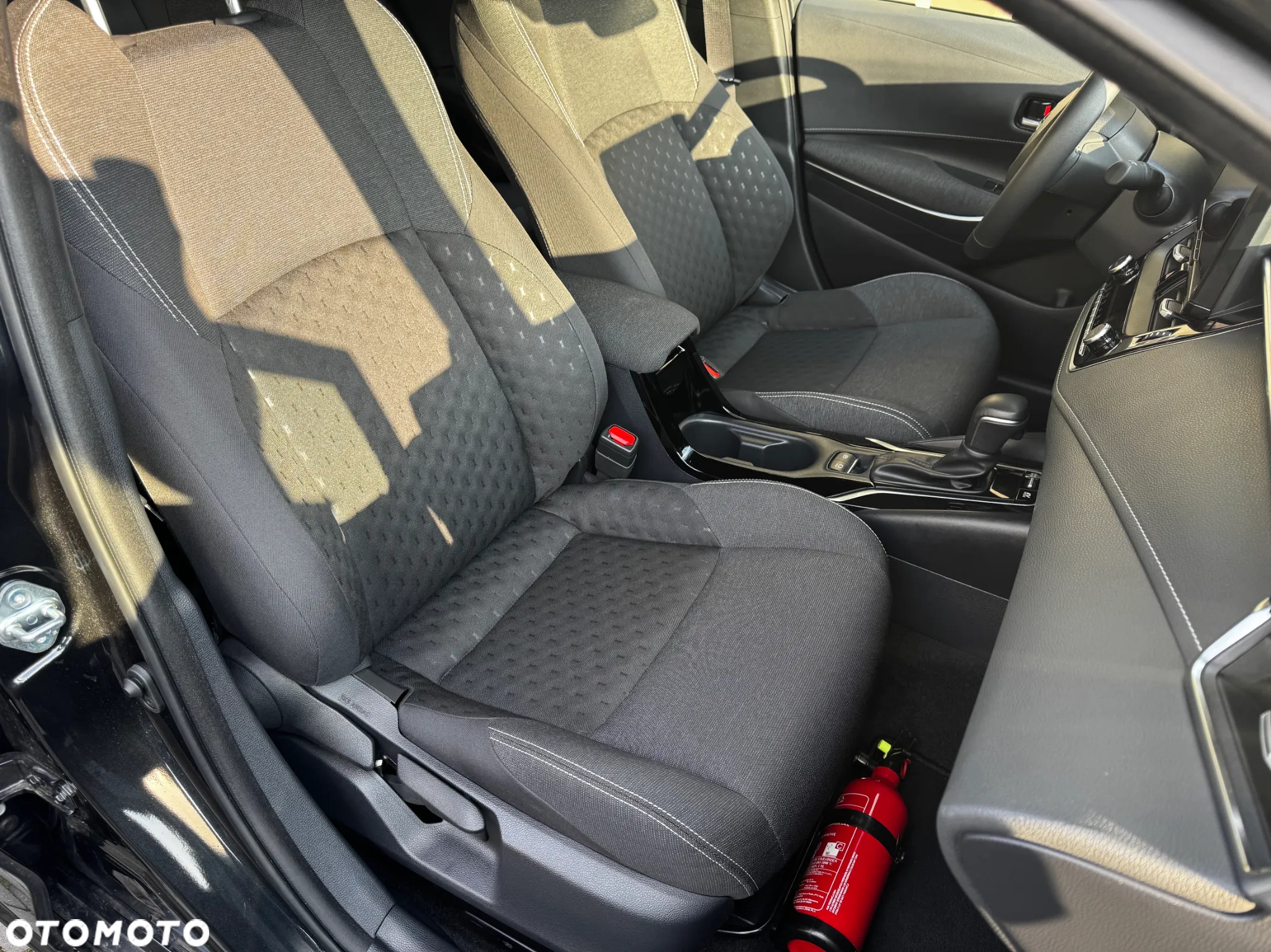 Toyota Corolla 1.8 Hybrid Executive - 14