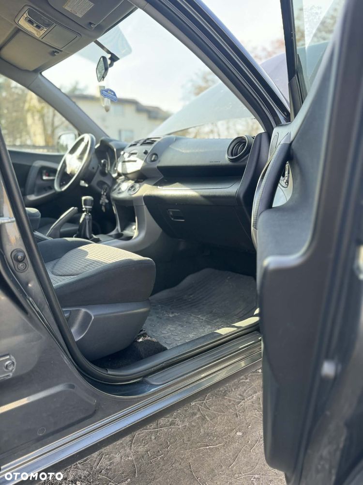Toyota RAV4 2.2 D-4D Sol 180 - 14