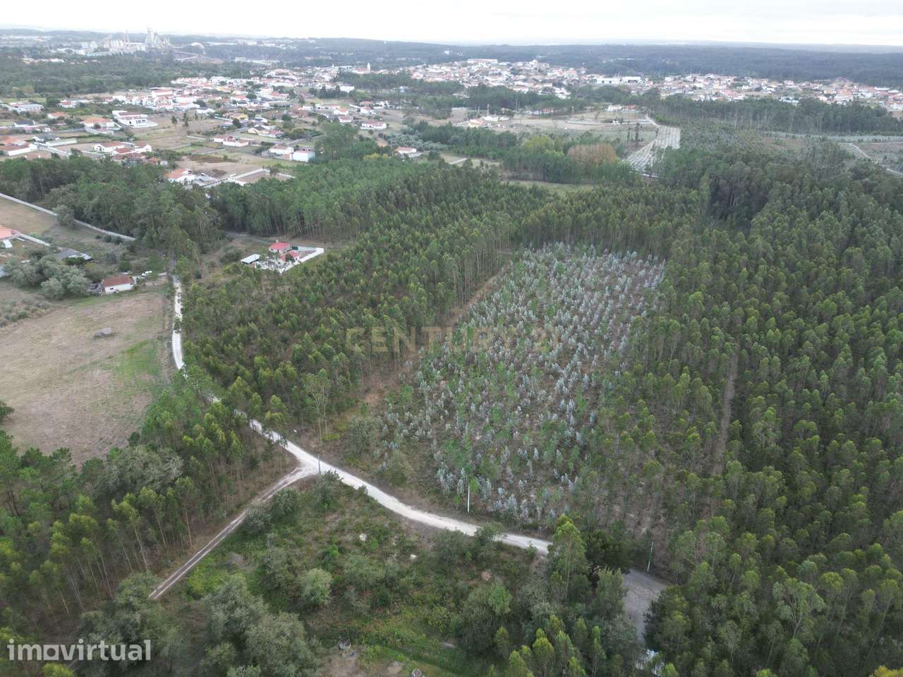 Terreno de 9.275 m² à Venda - Oportunidade de Investimento em Zona Ver - Grande imagem: 3/9