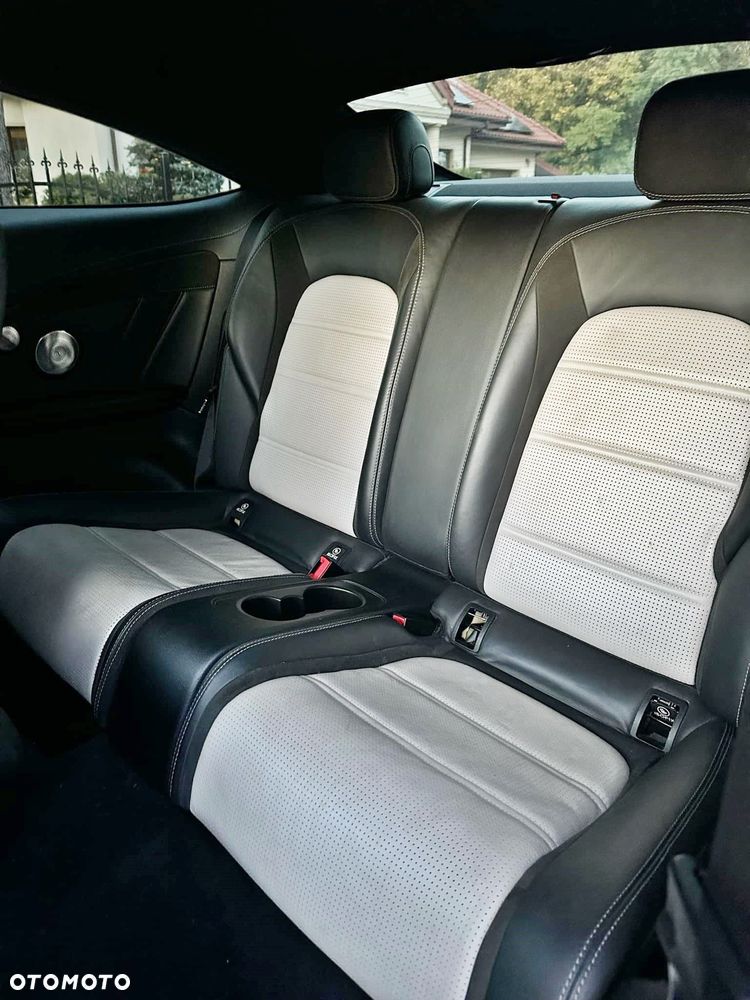 Mercedes-Benz Klasa C AMG 63 S AMG Speedshift 7G-MCT - 18