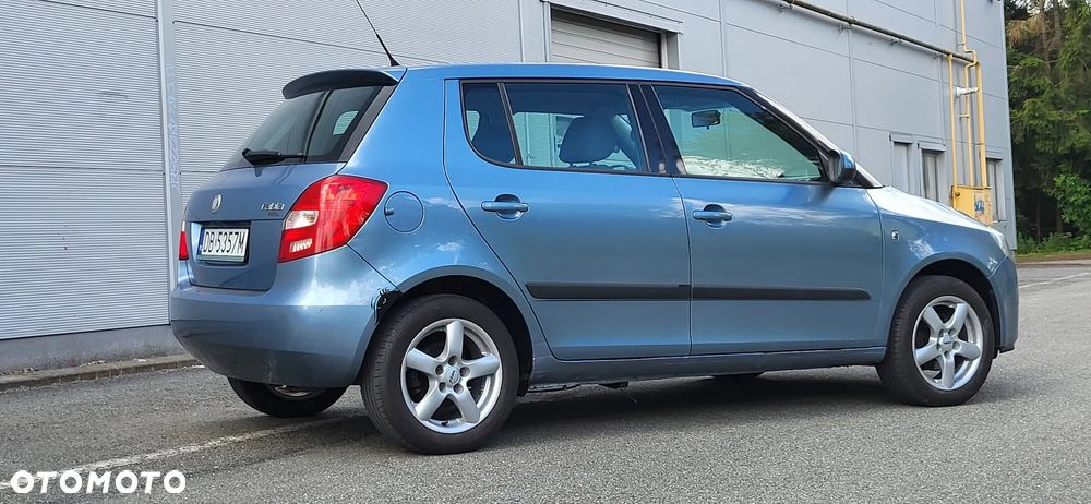 Skoda Fabia 1.6 16V Ambiente - 11