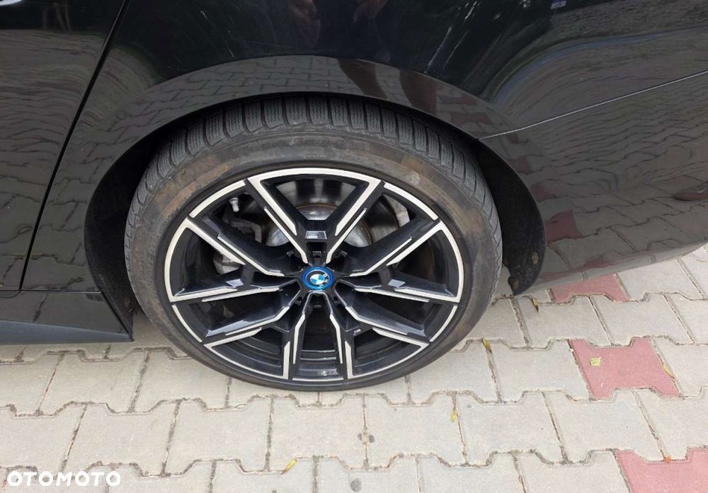 BMW i4 - 35